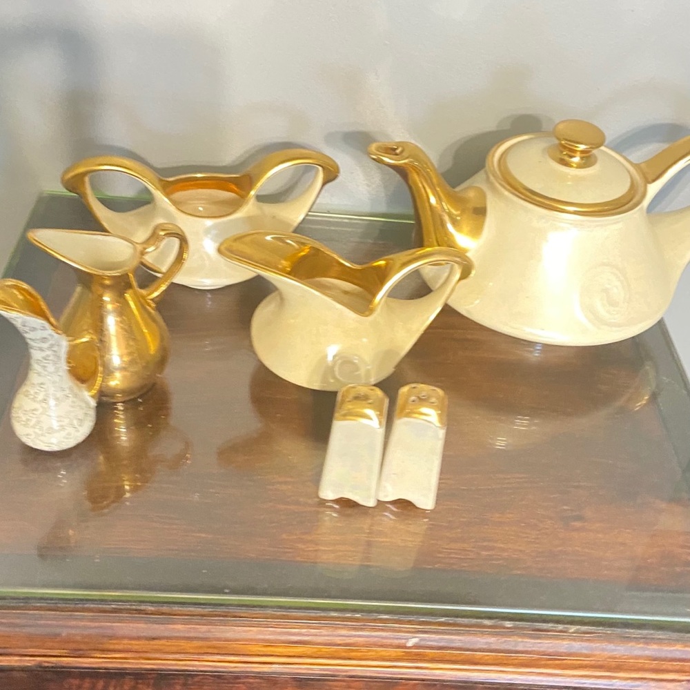 Vintage Tea Set - Picture 2 of 9